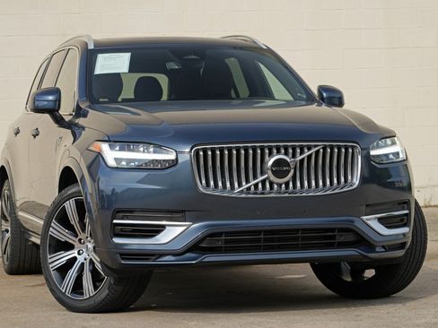 Used 2023 Volvo XC90 T8 Core AWD/4WD image 4