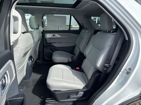 New 2026 Ford Explorer Active w/ Active Comfort Package image 35