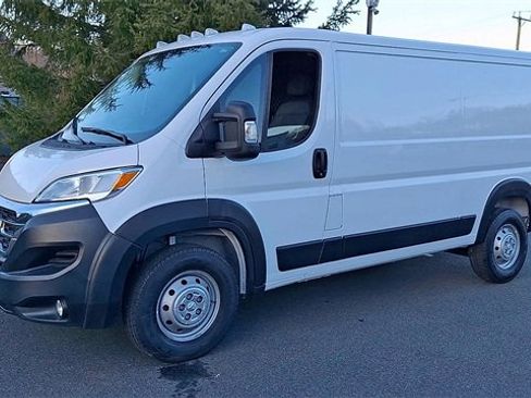 Used 2023 RAM ProMaster 2500 image 4