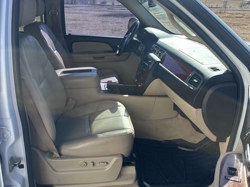 Used 2008 Chevrolet Avalanche LT w/ LT Preferred Equipment Group image 20