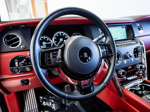 Used 2022 Rolls-Royce Cullinan image 38