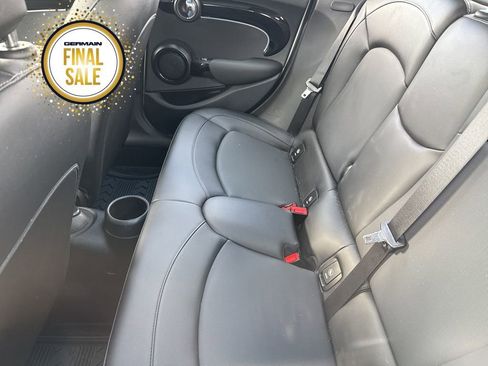 Used 2022 MINI Cooper 4-Door Hardtop image 8
