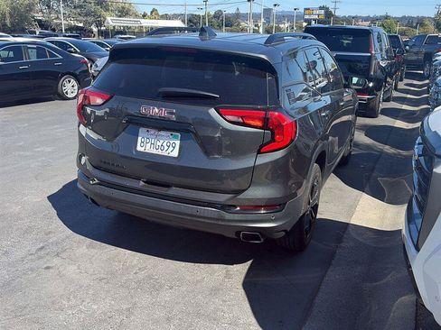 Used 2020 GMC Terrain SLT w/ Preferred Package FWD image 6