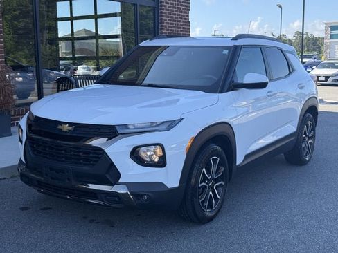Used 2021 Chevrolet TrailBlazer ACTIV w/ Sun and Liftgate Package FWD image 1
