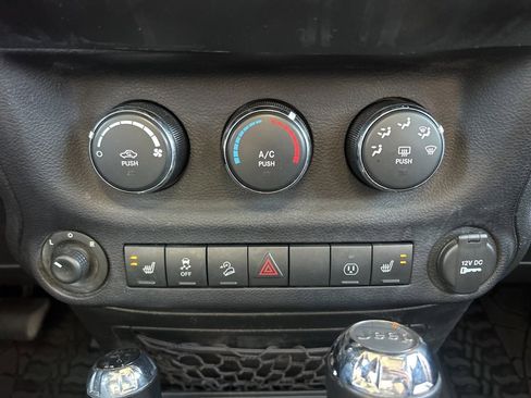 Used 2016 Jeep Wrangler Unlimited Sport image 29