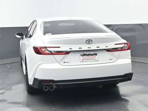 New 2026 Toyota Camry SE image 18