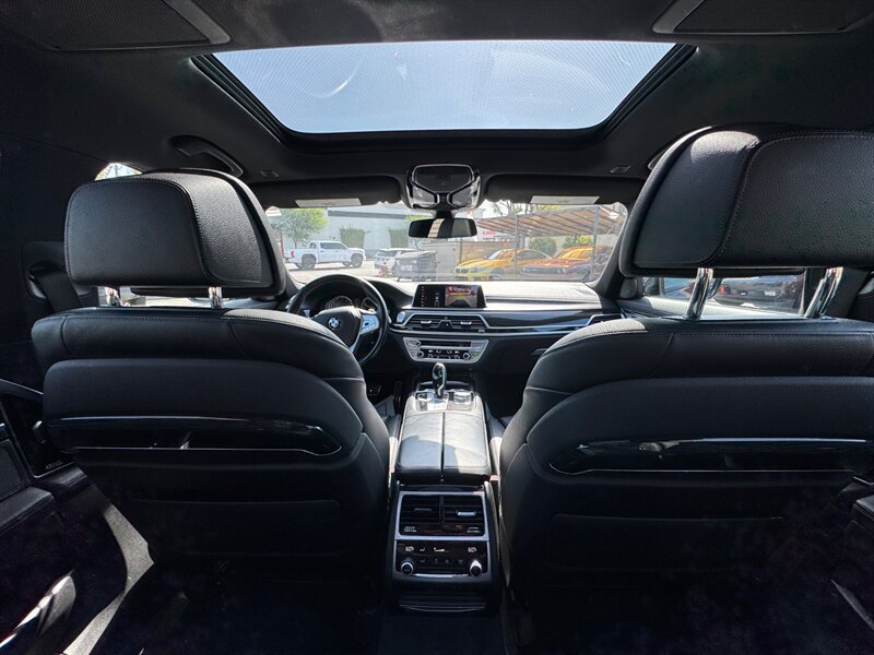 Used 2019 BMW 740i w/ M Sport Package RWD image 31