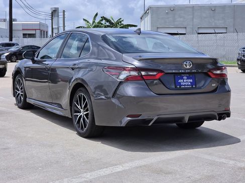 Used 2024 Toyota Camry SE FWD image 7
