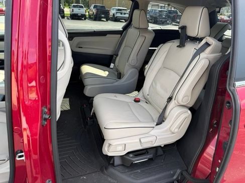 Used 2025 Honda Odyssey Touring image 8