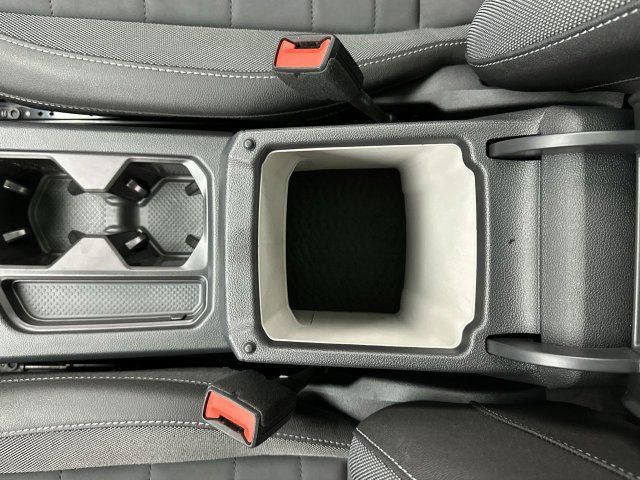 Used 2025 Volkswagen Taos SE AWD/4WD image 21
