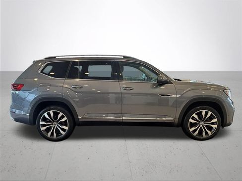 Used 2022 Volkswagen Atlas SEL Premium AWD/4WD image 6