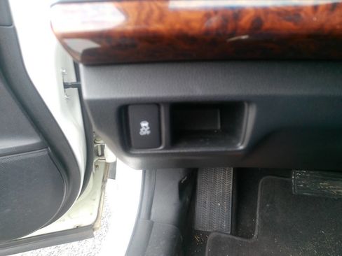 Used 2010 Honda Crosstour EX-L image 36