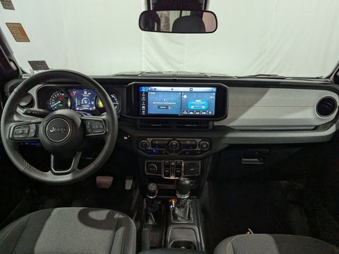Used 2024 Jeep Wrangler Sport S image 15