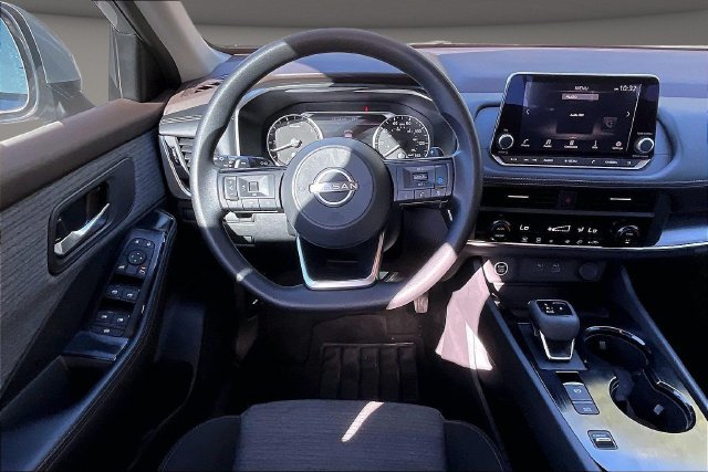 Used 2023 Nissan Rogue SV FWD image 5