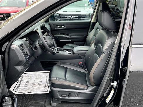 Used 2023 Nissan Pathfinder SL image 21