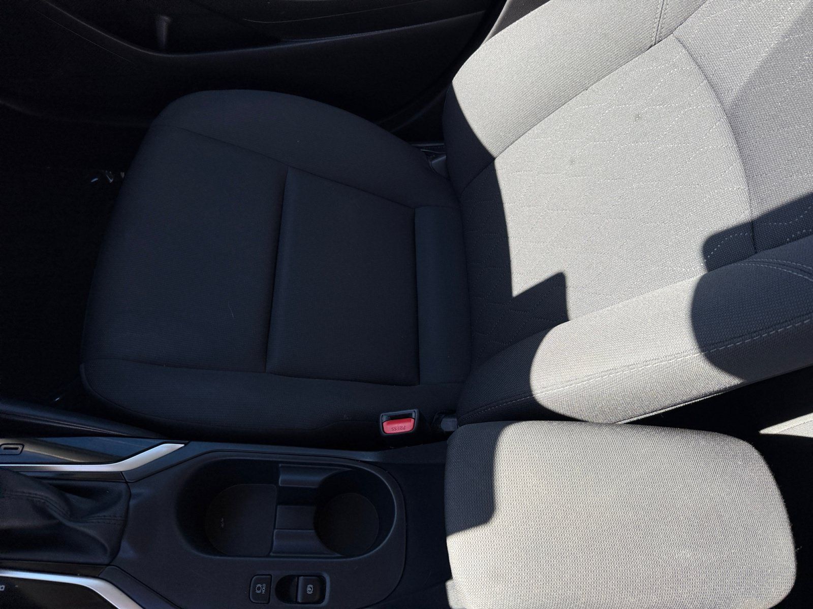 Used 2024 Toyota Corolla LE FWD image 14