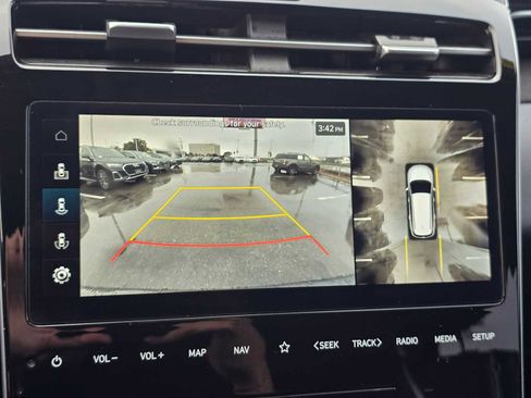 Used 2024 Hyundai Tucson Limited image 32