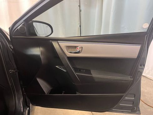 Used 2016 Toyota Corolla LE image 11
