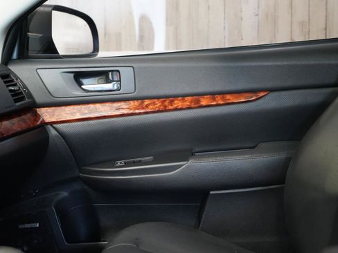 Used 2012 Subaru Outback 2.5i Limited w/ Moonroof Pkg AWD/4WD image 31