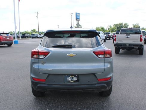 Used 2024 Chevrolet TrailBlazer LS w/ LS Convenience Package FWD image 8