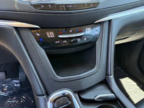 Used 2017 Cadillac XT5 Premium Luxury FWD image 21