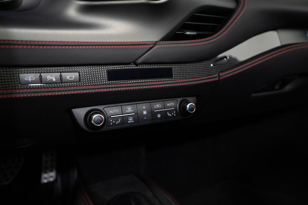 Used 2023 Ferrari F8 Tributo RWD image 38