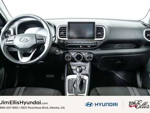 Certified 2025 Hyundai Venue SEL image 21