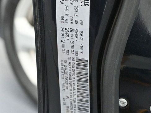 Used 2018 Jeep Compass Latitude FWD image 33