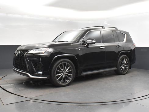 Used 2023 Lexus LX 600 F Sport image 3