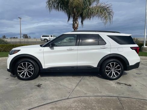 New 2026 Ford Explorer ST-Line w/ Premium Package image 2