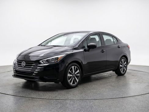 Used 2025 Nissan Versa SV FWD image 3