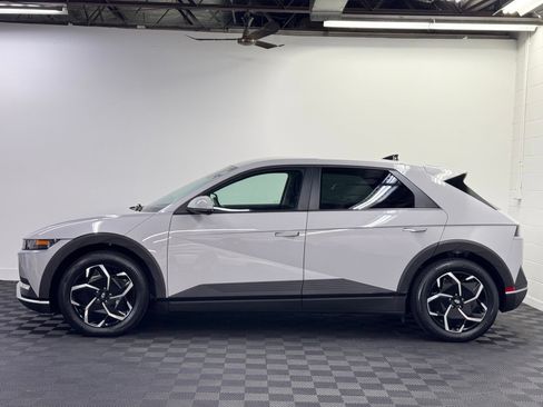 Used 2024 Hyundai Ioniq 5 SEL AWD/4WD image 3