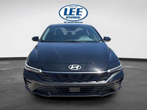 New 2026 Hyundai Elantra SEL Sport FWD image 2