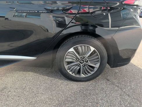 Used 2020 Hyundai Ioniq SEL image 12