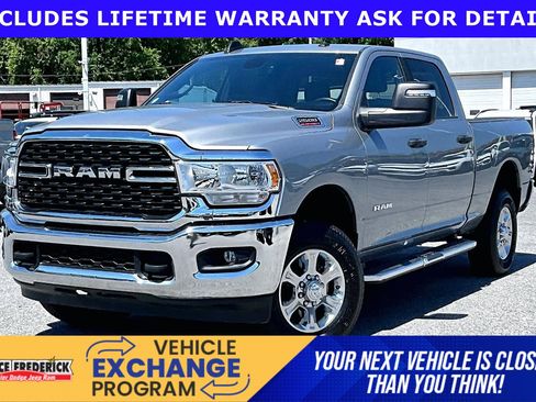 Used 2024 RAM 2500 Big Horn AWD/4WD image 3