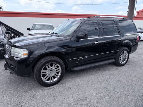 Used 2007 Lincoln Navigator 4WD image 2