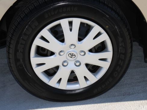 Used 2008 Toyota Sienna CE image 9