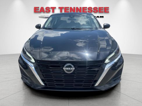 Used 2024 Nissan Altima 2.5 SV FWD image 9