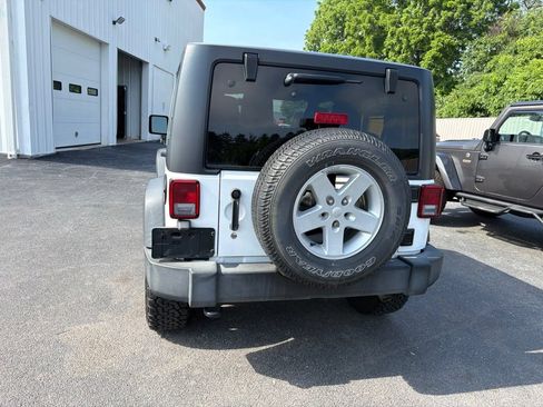 Used 2016 Jeep Wrangler Sport w/ Quick Order Package 24S AWD/4WD image 4