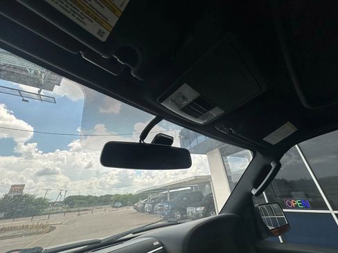 Used 2016 Lincoln Navigator Reserve image 36