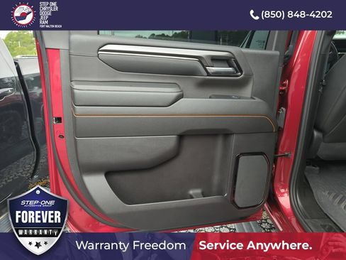 Used 2024 GMC Sierra 2500 AT4 w/ Technology Package AWD/4WD image 29