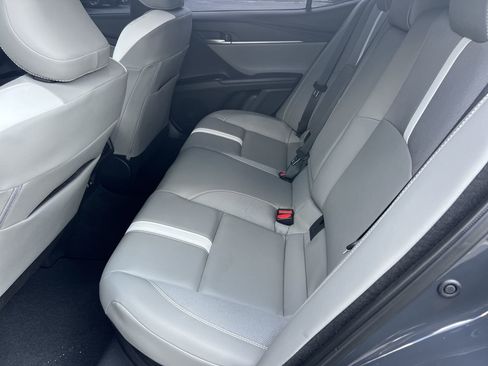 Used 2025 Toyota Camry SE w/ Convenience Package FWD image 32