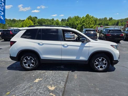 Used 2023 Honda Passport TrailSport image 11