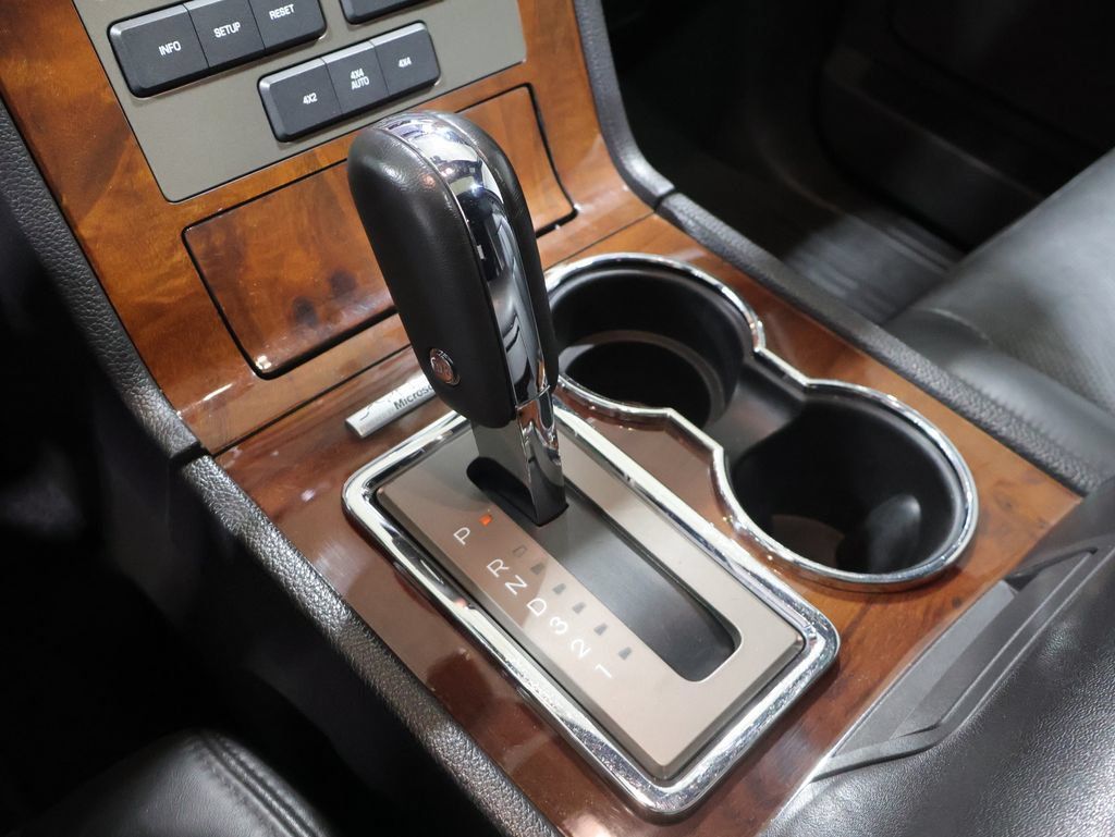 Used 2012 Lincoln Navigator 4WD image 33