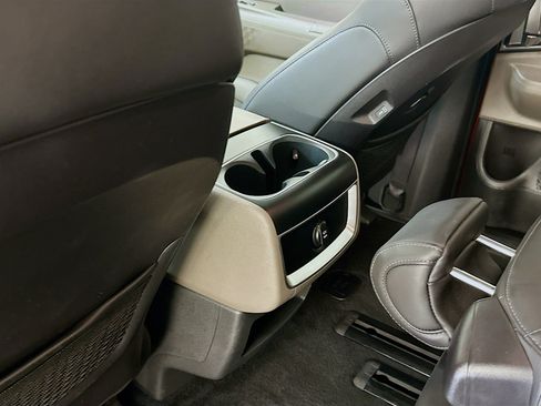 Used 2026 Kia Carnival FWD image 28
