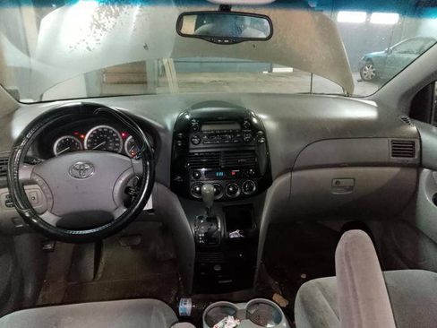 Used 2005 Toyota Sienna LE FWD image 31