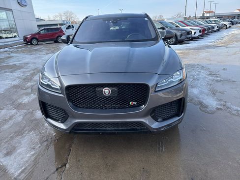 Used 2019 Jaguar F-PACE S image 7