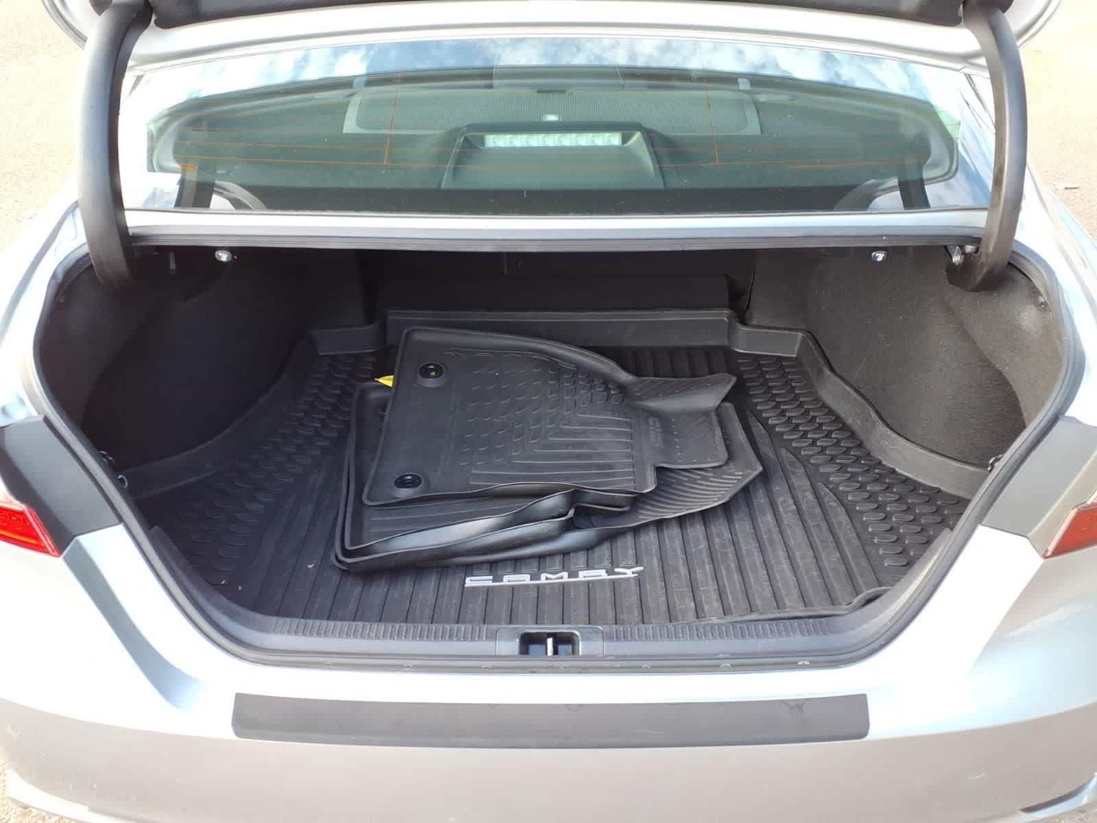 Used 2021 Toyota Camry XSE FWD image 6