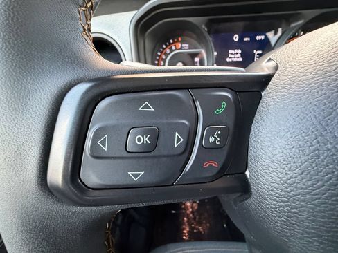 Used 2024 Jeep Gladiator Sport AWD/4WD image 22
