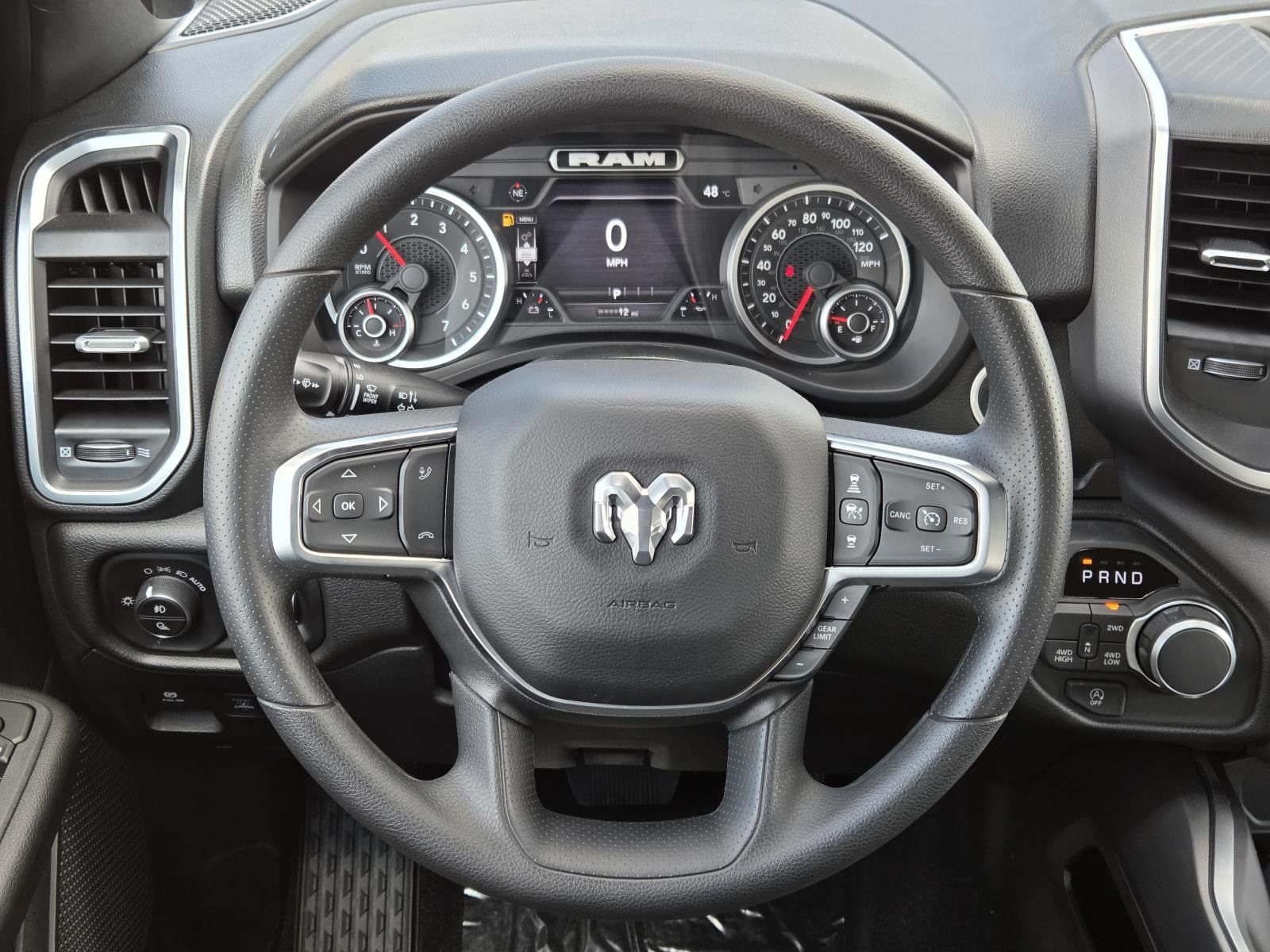 New 2026 RAM 1500 Express AWD/4WD image 18
